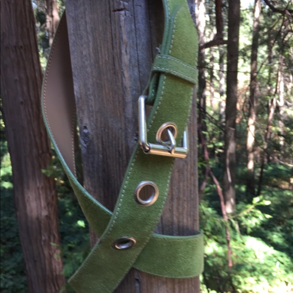 Retro 60’s style green suede belt - Picture 4 of 7